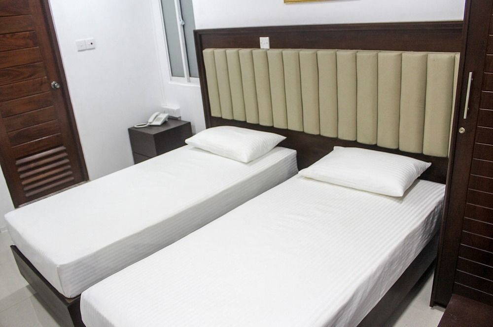 Metro City Hotel Colombo Exterior photo