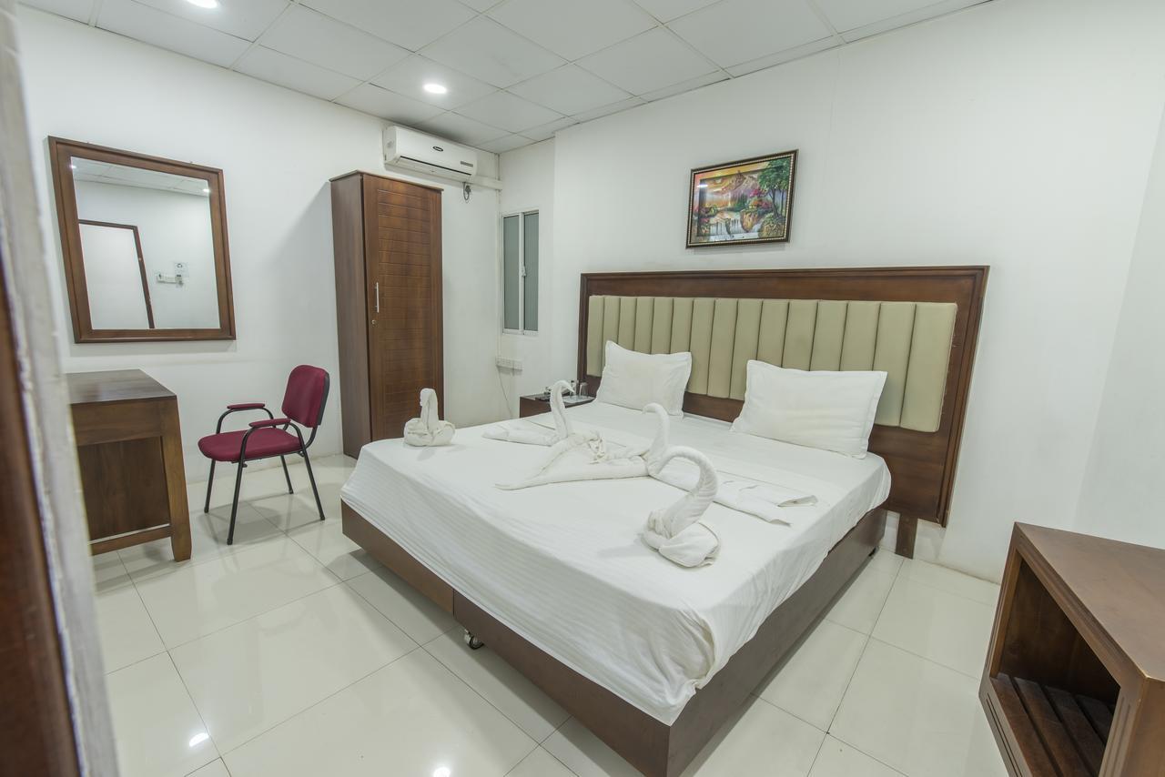 Metro City Hotel Colombo Exterior photo