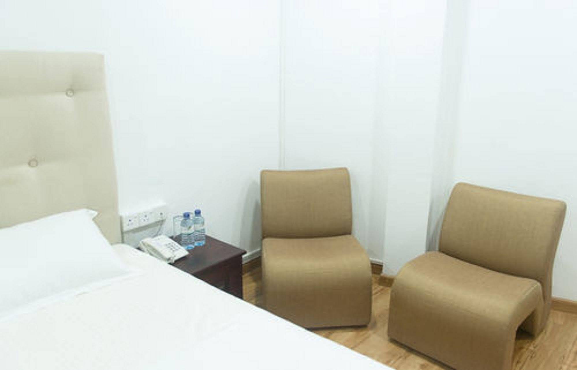 Metro City Hotel Colombo Exterior photo